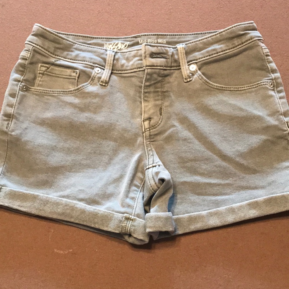 Army green short